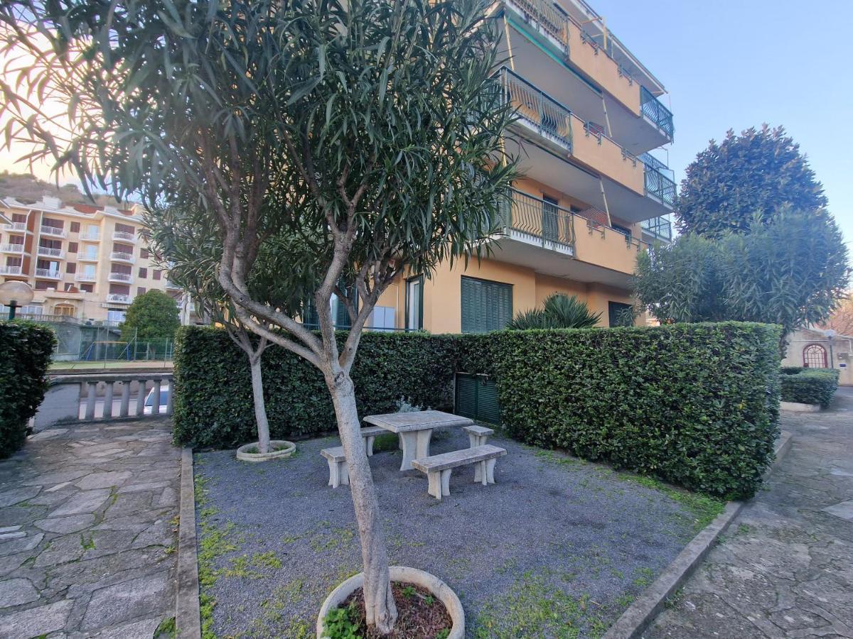 피에트라리구레 650 Metri Dal Mare - Wifi - Terrazzo - Piscina - A/C 아파트 외부 사진