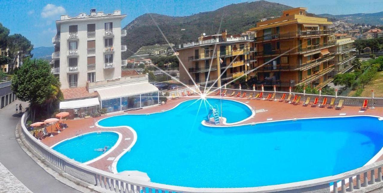 피에트라리구레 650 Metri Dal Mare - Wifi - Terrazzo - Piscina - A/C 아파트 외부 사진